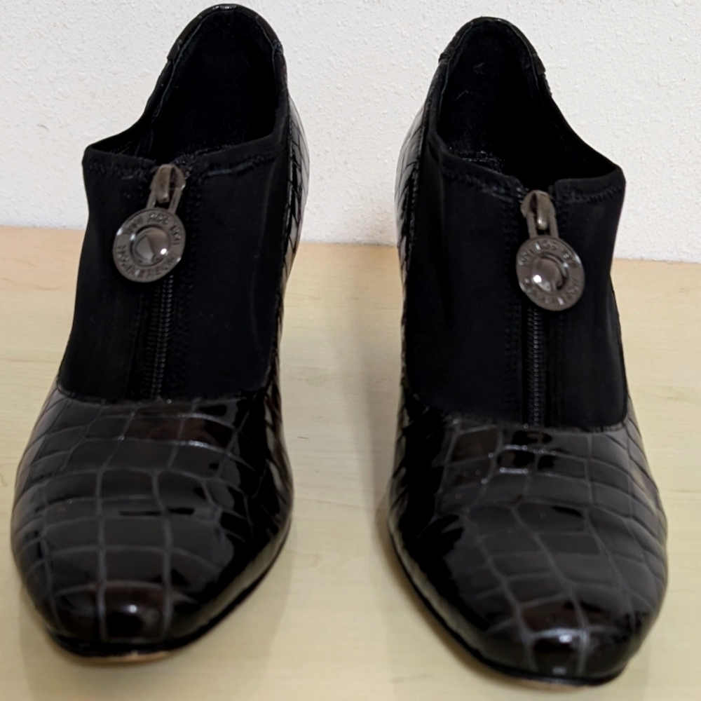 Ros Hommerson 9AA vintage '91 black vegan croc 2" heels zip front‎ detail